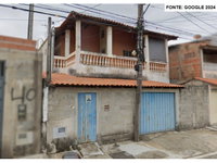 Sobrado com 2 quartos, 1 suíte, 2 banheiros e garagem para 1 veículo