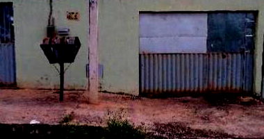 Casa com 2 quartos, 1 banheiro, varanda e 1 vaga de garagem