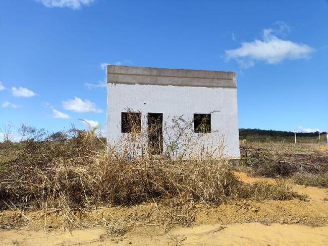 Terreno em Poções/BA com 300m²