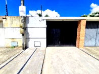 Casa com 3 Quartos e 1 Vaga em Jangurussu
