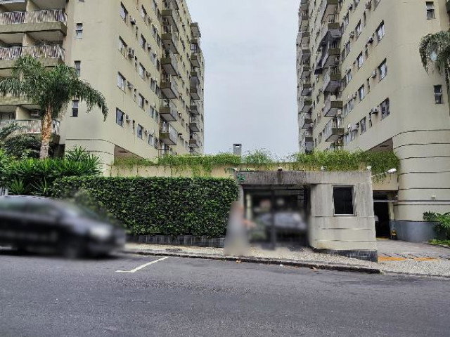 Apartamento com 2 quartos, 2 banheiros e 1 vaga de garagem