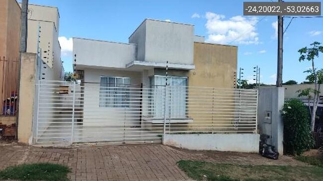 Casa com 2 quartos, 1 banheiro, vaga de garagem e 59,9m² privativos