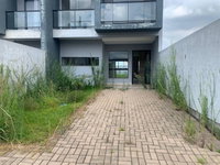 Casa 3 quartos, 2 banheiros, 127m², desocupada