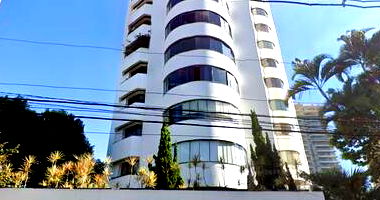 Luxuoso apartamento no Edifício Campobello Garden House com 4 vagas