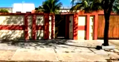 Casa com 157,45m² construídos em terreno de 800,00m² - Ocupado