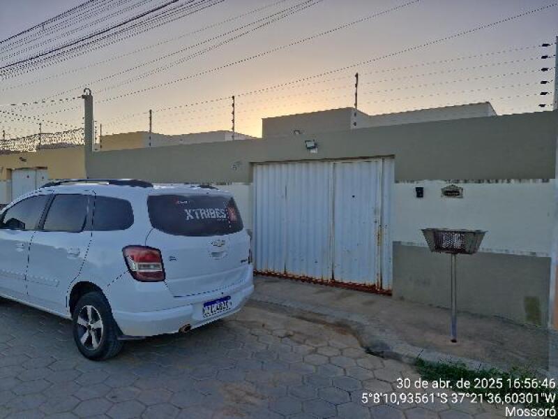 Casa com 2 quartos e 2 banheiros em Mossoró/RN