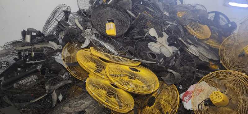 Lote 048 - Diversos Materiais e Ventiladores