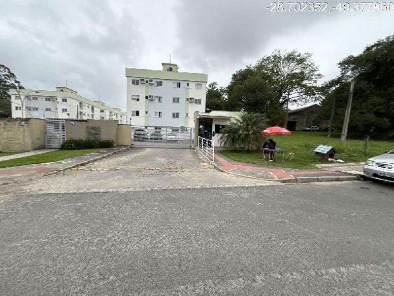 Apartamento com 2 quartos em Criciúma/SC