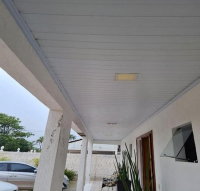 Casa moderna 3 quartos, 4 banheiros, 350m² construída, desocupada