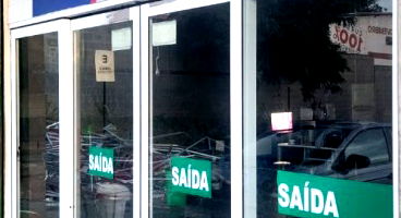 Mesa e Cortinas de Ar em Leilão - Oportunidade Única!