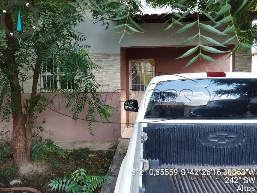 Casa com 2 Quartos e 1 Vaga em Altos/PI