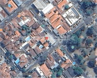 Casa com 490m² e piscina, 4 quartos, 2 banheiros, desocupada