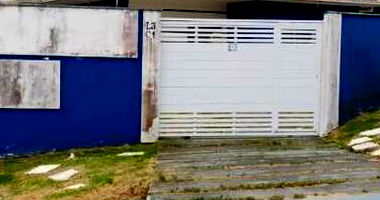 Casa em Condomínio Ocupada com 4 Quartos e 2 Banheiros