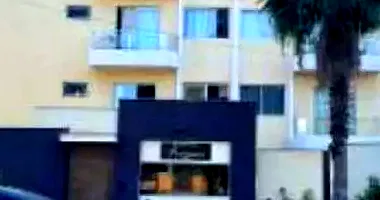 Apartamento com 2 quartos e 2 banheiros em leilão