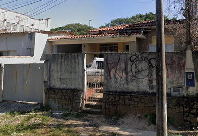 Casa ocupada com 141,75 m² construídos