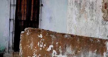 Casa 2 quartos, 42m² área total, com área de serviço e sala