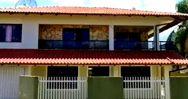 Casa com 262m² construída em terreno de 464m², imóvel ocupado