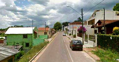 Casa comercial com 7 salas, 3 banheiros, 374m² área total