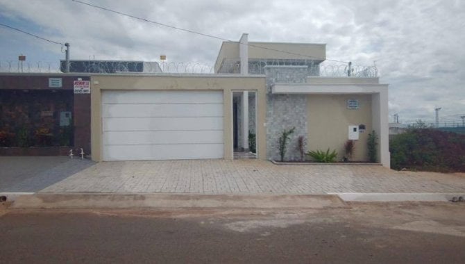 Casa com 3 quartos em Caldas Novas - GO