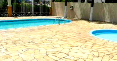 Casa com 115m² privativos, 76m² comuns, ocupada