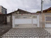 Casa ocupada com 85 m² de área construída