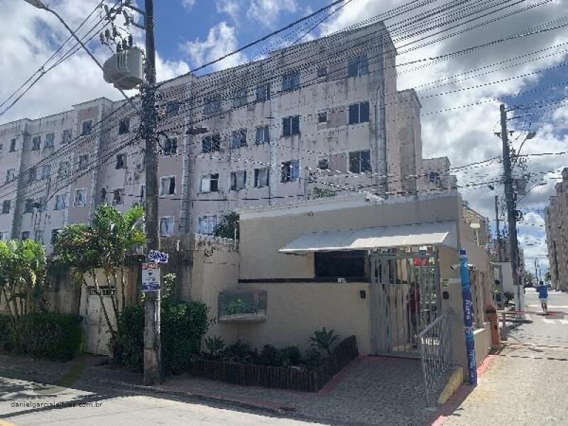 Apartamento com 2 Quartos e Vaga de Garagem em Condomínio