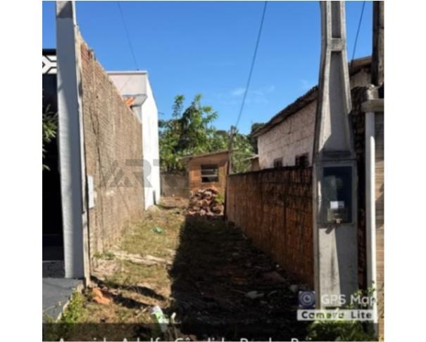 Casa simples com 40m² em terreno de 140,5m² em Fernandópolis
