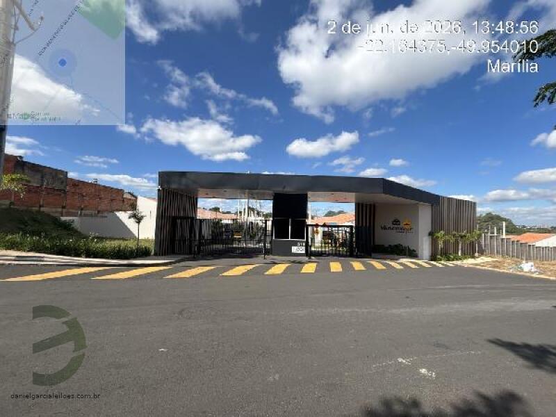 Casa com 2 Quartos e 1 Vaga em Marília