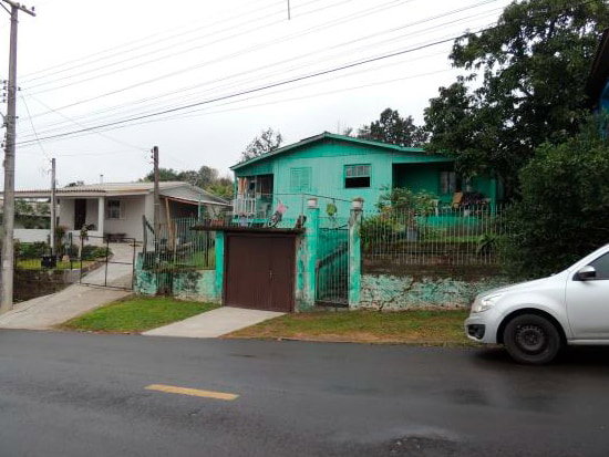Casa com 3 quartos, 122,33m² construída, desocupada