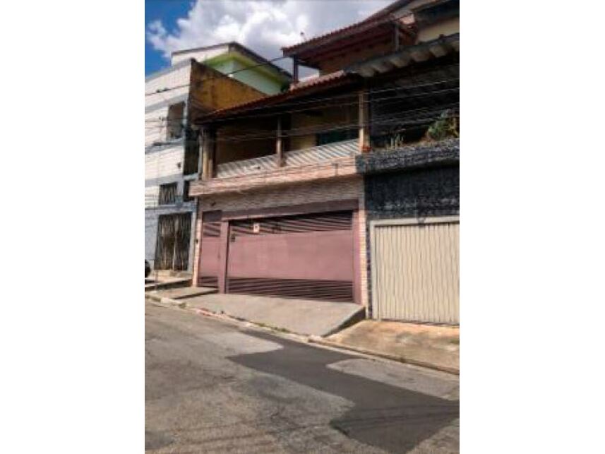 Sobrado Ocupado com 178,70m² em Ayrosa - Oportunidade Única