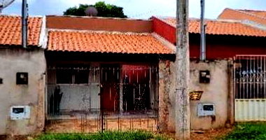 Casa com 2 quartos, 1 banheiro, 66m² área privativa e 1 vaga