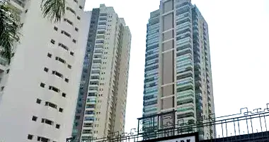 Apartamento com 3 vagas, 177m² útil, 329m² total, ocupado