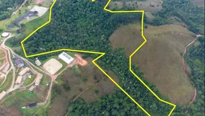 Gleba rural de 112.500 m² com curso d'água e APP