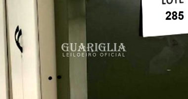 Lote 285: 5 Armários de Modelos Variados em São Bernardo do Campo