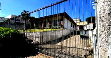 Residência Ocupada em Curitiba com 621,72m² de Terreno