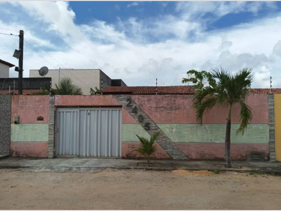 Casa com 2 quartos, 1 banheiro, 89,25 m² construídos, ocupada