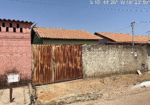 Casa 2 quartos, 1 banheiro, 90m² área total, desocupada