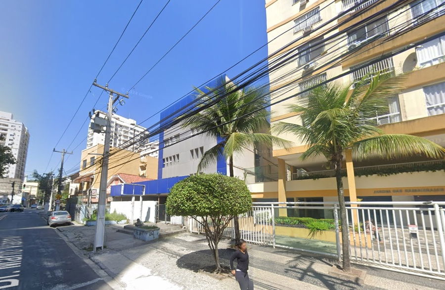 Prédio Hospitalar, 4 andares, 1.400m²