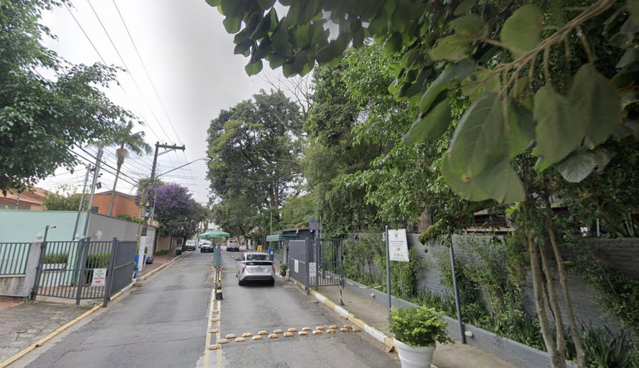 Prédio comercial com 339m² construídos em Santo Amaro