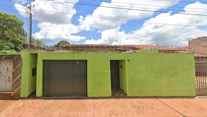Casa com 48 m², 1 quarto, ocupada, área total de 200 m²
