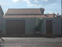 Casa com 2 dormitórios e 121m² de área construída