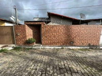 Casa em leilão com 2 quartos e 50m² de área construída