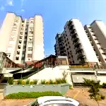 Box 123 no Edifício Torres do Forte com 10,58m², desocupado