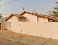Casa com 3 quartos, 215m², precisa de reparos