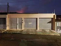 Casa Ocupada com 3 Vagas e 200m² em Cristo Rei