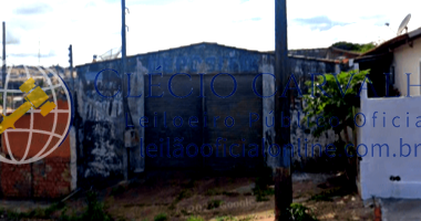 Terreno Urbano com Galpão - 198.75m² Construída - Piraju/SP