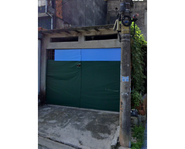 Casa com 77m² construída, salão garagem 45m², 144m² total