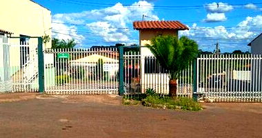 Casa Ocupada na Fazenda Santa Maria com 2 Quartos e 220m²