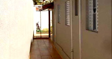 Casa com 2 quartos, 1 banheiro, 49m² construída, ocupada