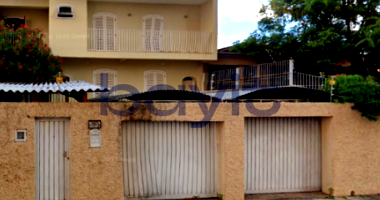 Sobrado com Quintal em Campinas